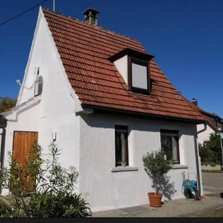 Charming Tiny House بيت للعطل درونشتاد